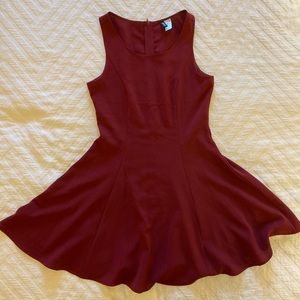 H&M maroon A-line sleeveless dress